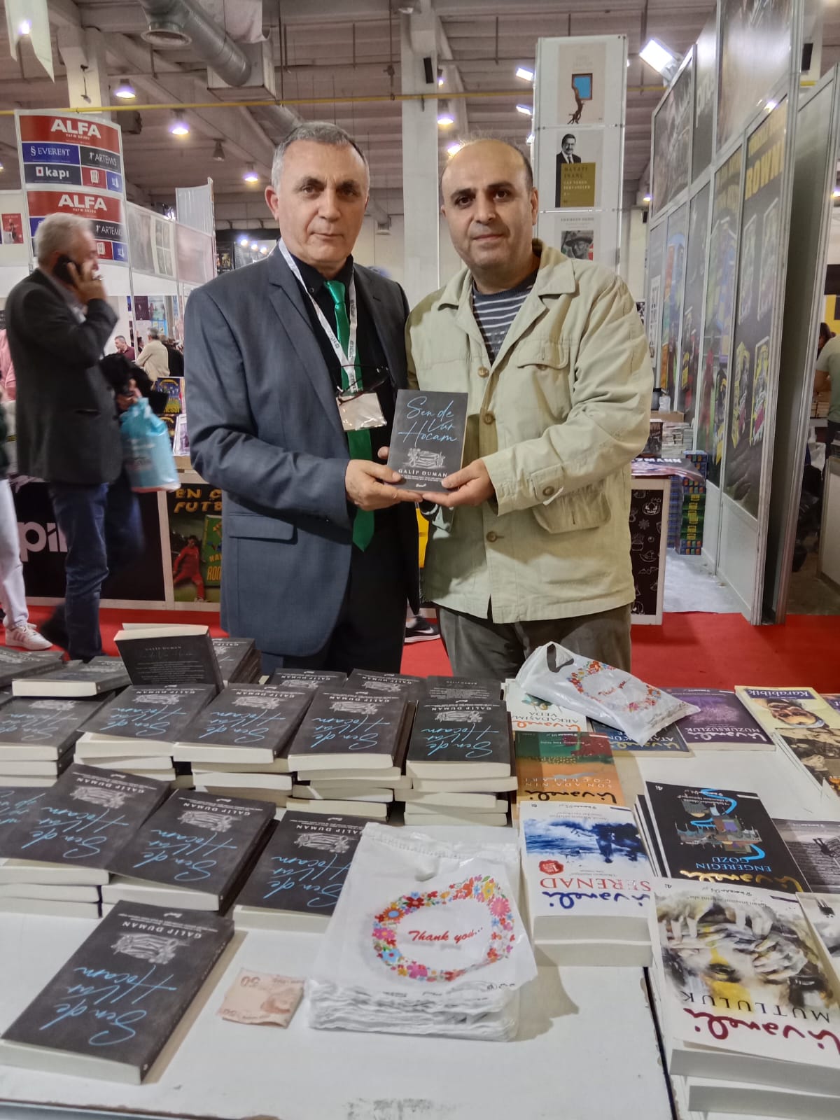20. Bursa Tüyap Kitap Fuarı 06 Mayıs 2023 TRUVA & MAVİ NEFES YAYINLARI İMZA Günümüz 