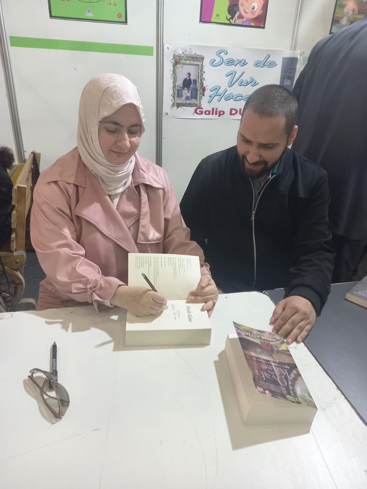 20. Bursa Tüyap Kitap Fuarı 07 Mayıs 2023 -Pazar- TRUVA & MAVİ NEFES YAYINLARI İMZA Günümüz 