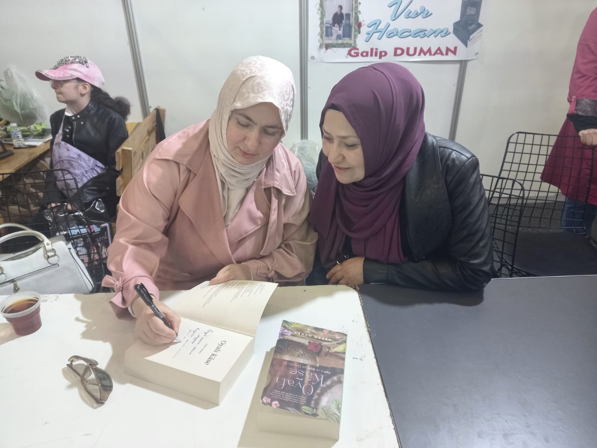 20. Bursa Tüyap Kitap Fuarı 07 Mayıs 2023 -Pazar- TRUVA & MAVİ NEFES YAYINLARI İMZA Günümüz 
