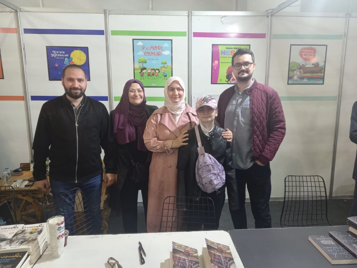 20. Bursa Tüyap Kitap Fuarı 07 Mayıs 2023 -Pazar- TRUVA & MAVİ NEFES YAYINLARI İMZA Günümüz 