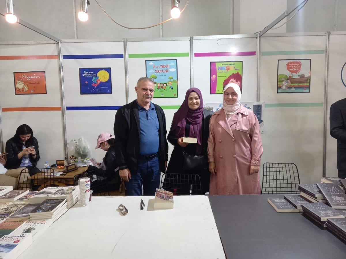 20. Bursa Tüyap Kitap Fuarı 07 Mayıs 2023 -Pazar- TRUVA & MAVİ NEFES YAYINLARI İMZA Günümüz 