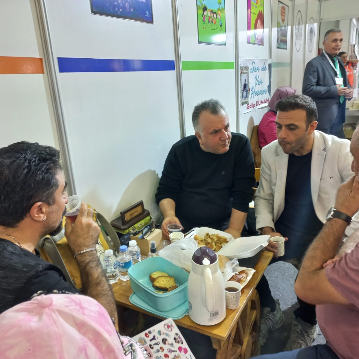 20. Bursa Tüyap Kitap Fuarı 07 Mayıs 2023 -Pazar- TRUVA & MAVİ NEFES YAYINLARI İMZA Günümüz 