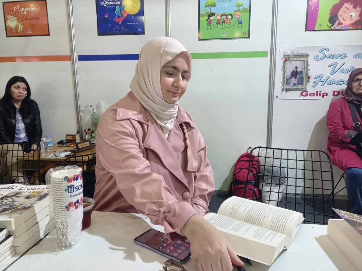 20. Bursa Tüyap Kitap Fuarı 07 Mayıs 2023 -Pazar- TRUVA & MAVİ NEFES YAYINLARI İMZA Günümüz 