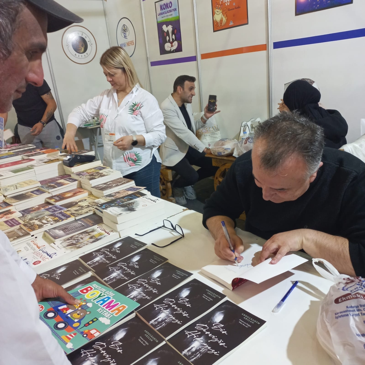 20. Bursa Tüyap Kitap Fuarı 07 Mayıs 2023 -Pazar- TRUVA & MAVİ NEFES YAYINLARI İMZA Günümüz 