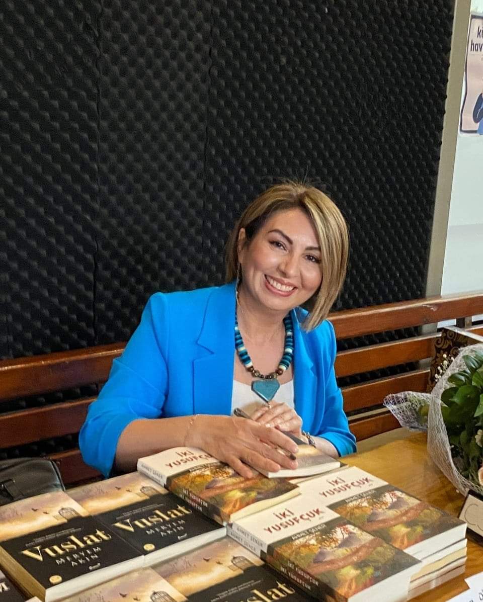 Truva Yayınları ve Truva Edebiyat Dergisi Yazarlarımız Ankara'da, 'Ateşte Demlenen Şiirler Antoloi-1 Kitap Tanıtımı ve İmza Günü' Etkinliğinde... 