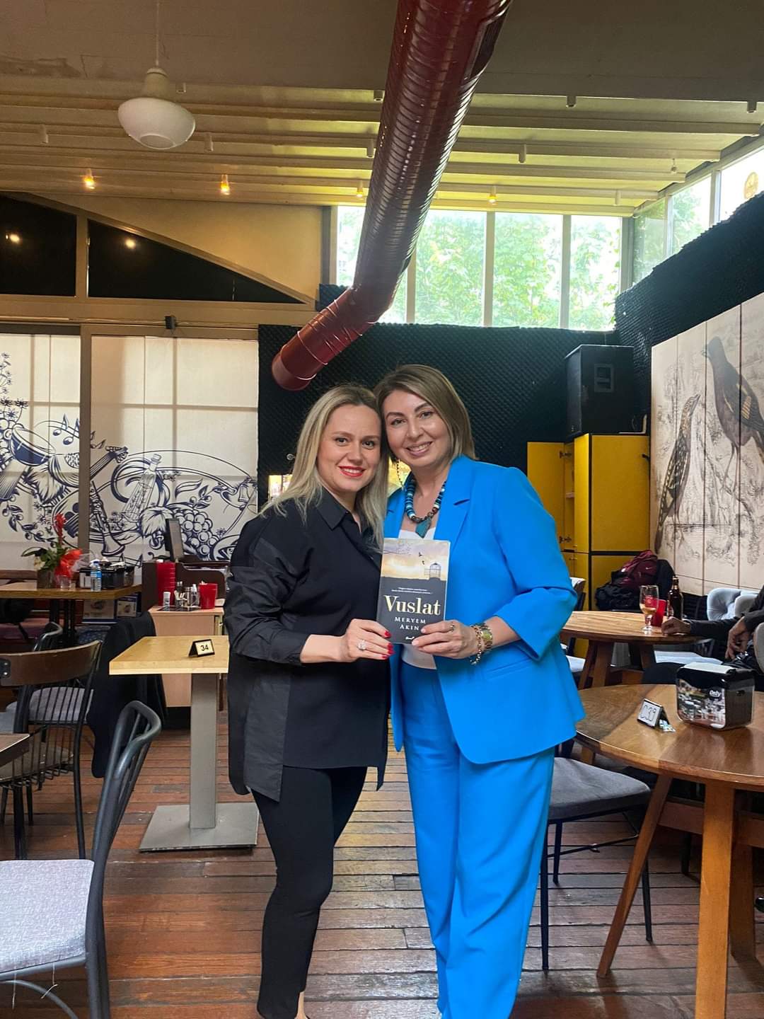 Truva Yayınları ve Truva Edebiyat Dergisi Yazarlarımız Ankara'da, 'Ateşte Demlenen Şiirler Antoloi-1 Kitap Tanıtımı ve İmza Günü' Etkinliğinde... 