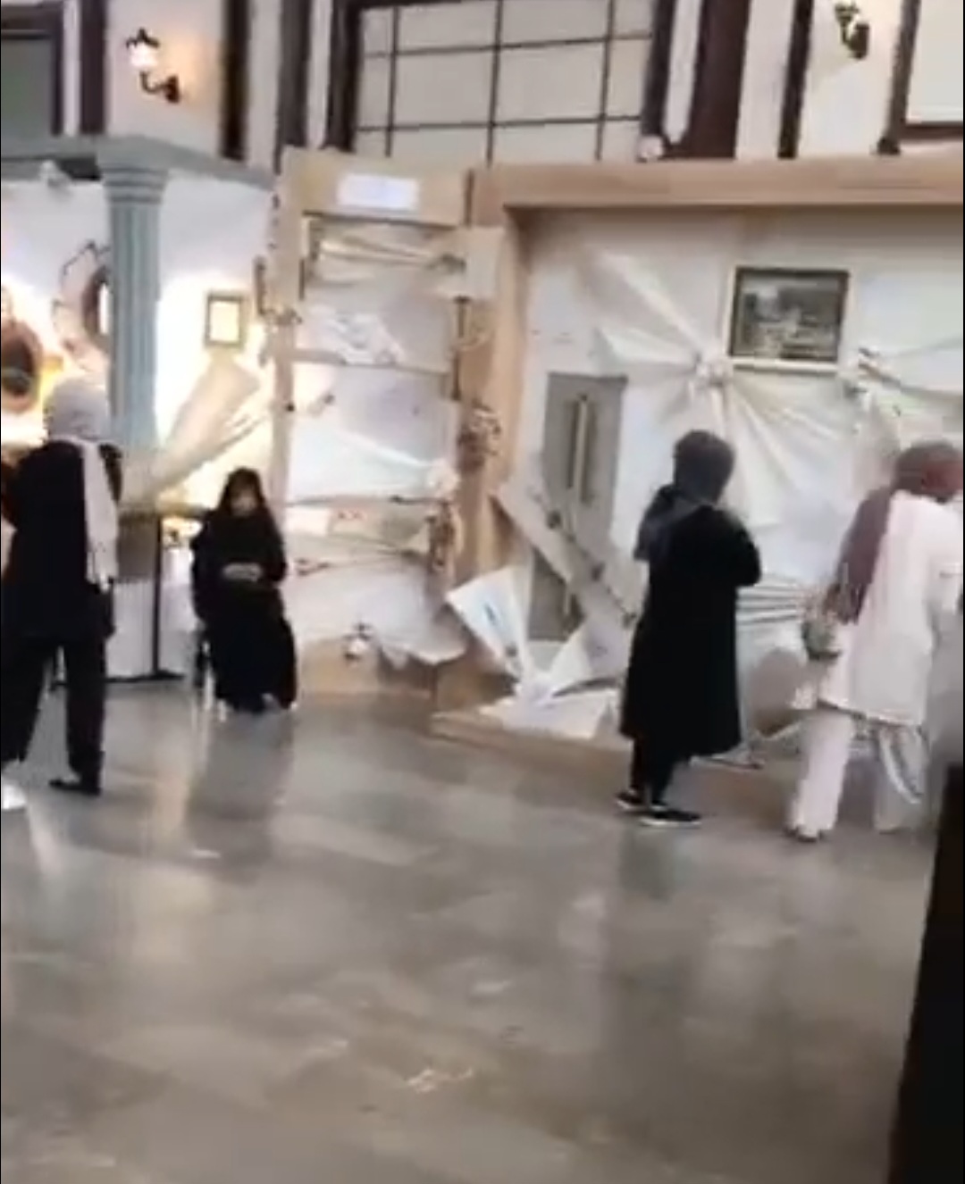 Yazarımız Nevin Bahtışen Eserlerini, 'Karınca El Emeği Sergisi' nde Sanat Severler İçin Sergiledi 