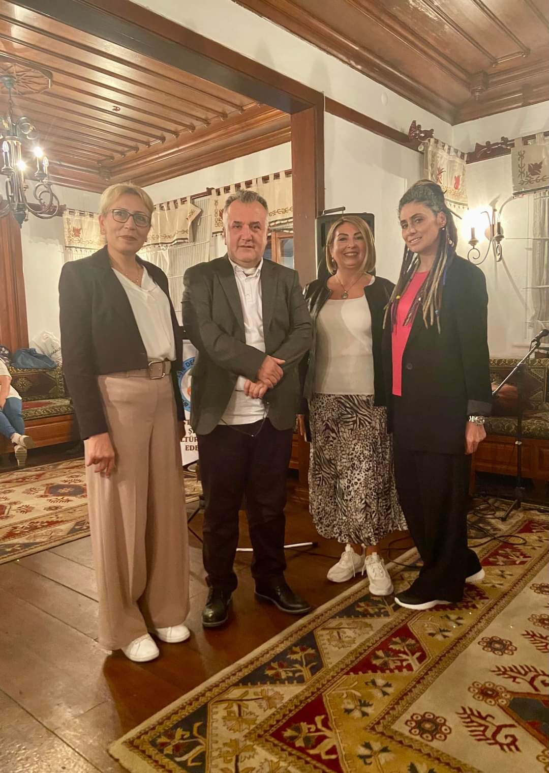 Ankara'da, Ateşte Demlenen Şiirler, Şiir Gecesinde Truva Edebiyat Dergisi olarak Bulunduk