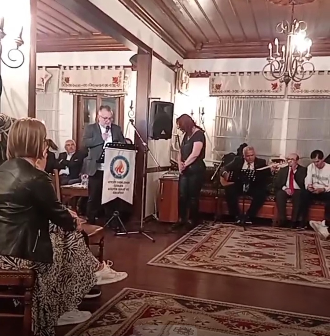 Ankara'da, Ateşte Demlenen Şiirler, Şiir Gecesinde Truva Edebiyat Dergisi olarak Bulunduk