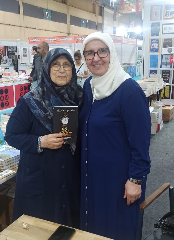 Yazarımız Ümmügülsüm Hasyıldırım'ın 6. Denizli Kitap Fuarı'nda İmza Günü / 20 Ekim 2023