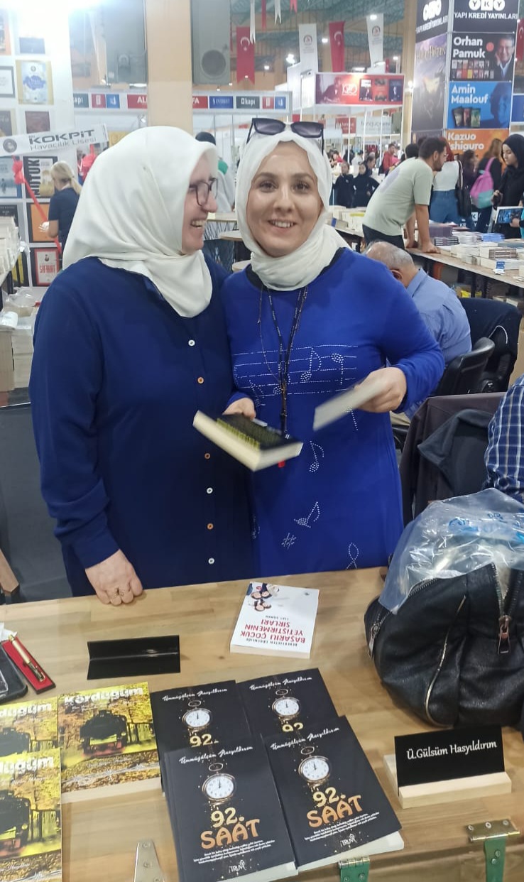 Yazarımız Ümmügülsüm Hasyıldırım'ın 6. Denizli Kitap Fuarı'nda İmza Günü / 20 Ekim 2023