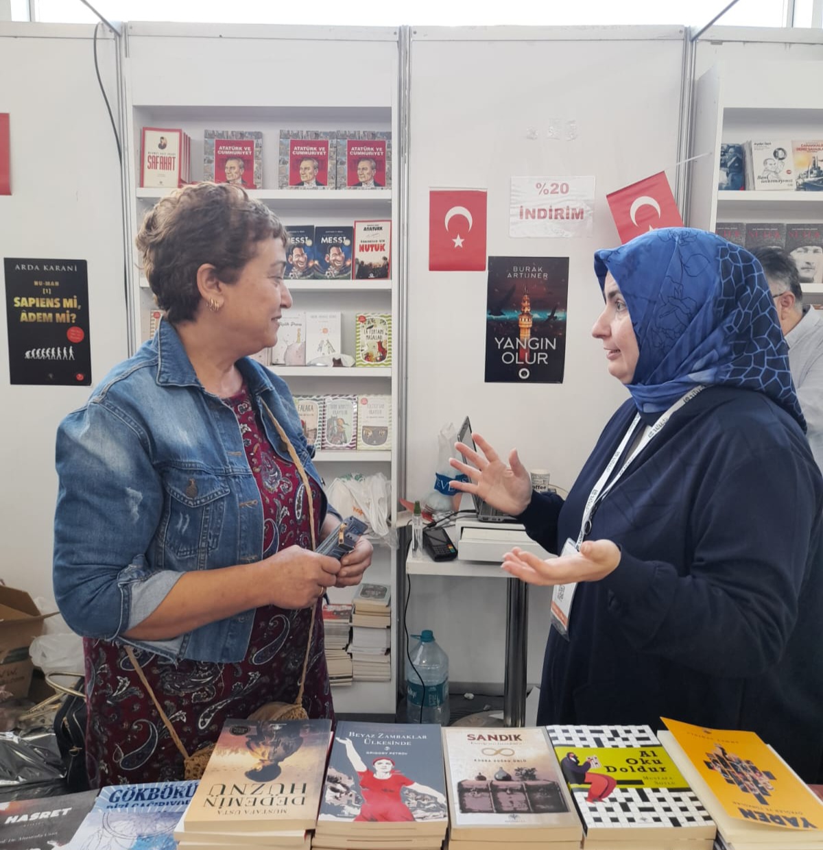 40. Tüyap Kitap Fuarı Mavi Nefes & Truva Yayınları Standında Yazarlarımız Ayfer Güney ve Abdulrahim Arslan'ın İmza Günü / 01 Kasım 2023