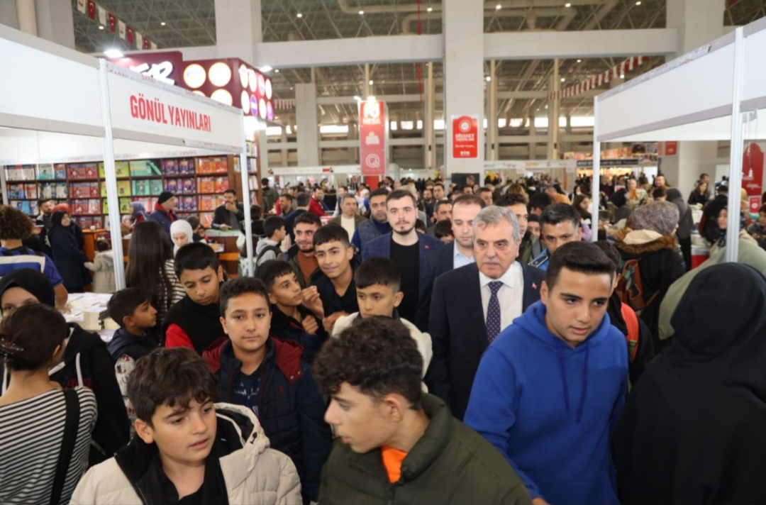 Şanlıurfa 6. Kitap Fuarı'nda yazarımız Gül Kaçar'ın İmza Günü