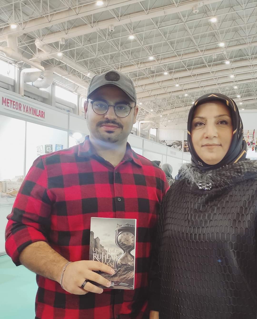 Şanlıurfa 6. Kitap Fuarı'nda yazarımız Gül Kaçar'ın İmza Günü