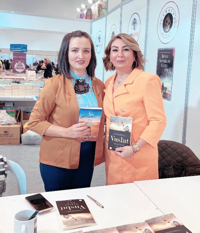 19. Ankara Kitap Fuarı Yazarlarımız Meryem Akın ve Ebru Boranlıoğlu Tekin'in İmza Günü
