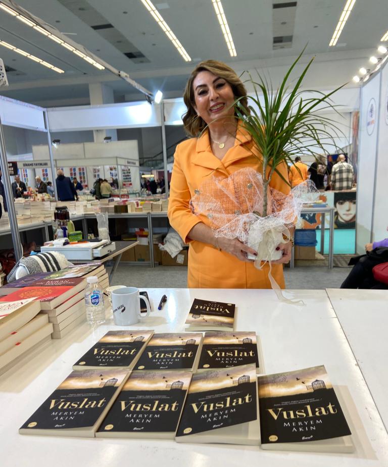 19. Ankara Kitap Fuarı Yazarlarımız Meryem Akın ve Ebru Boranlıoğlu Tekin'in İmza Günü