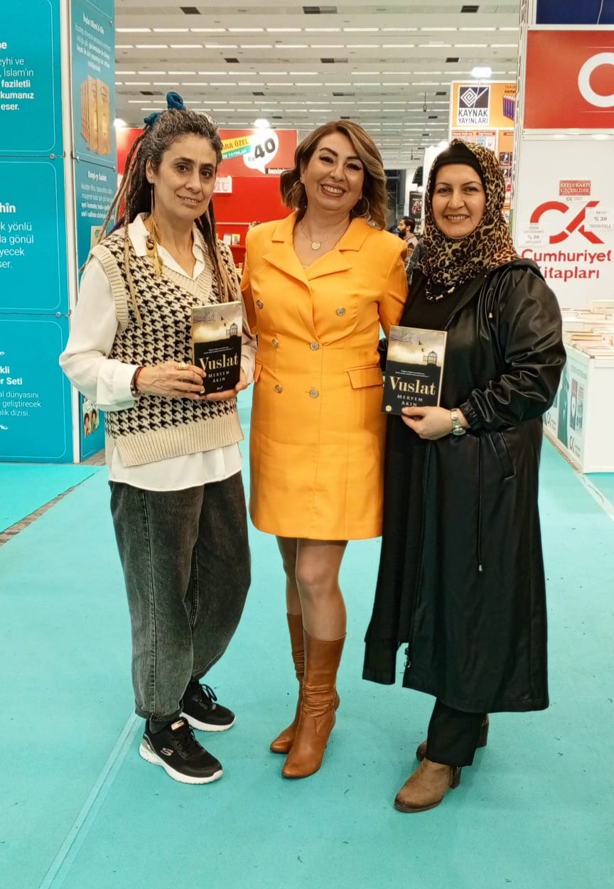 19. Ankara Kitap Fuarı Yazarlarımız Meryem Akın ve Ebru Boranlıoğlu Tekin'in İmza Günü