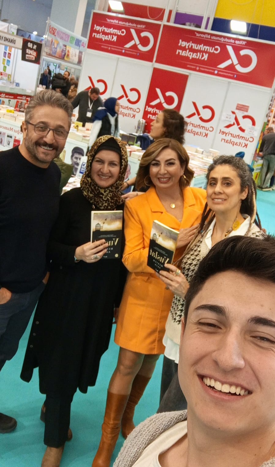 19. Ankara Kitap Fuarı Yazarlarımız Meryem Akın ve Ebru Boranlıoğlu Tekin'in İmza Günü