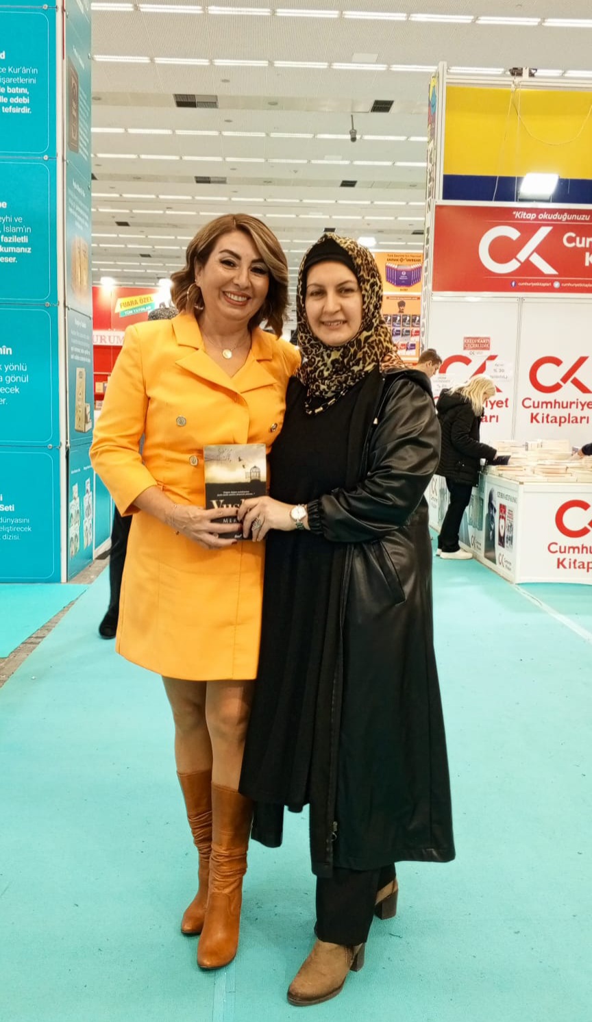 19. Ankara Kitap Fuarı Yazarlarımız Meryem Akın ve Ebru Boranlıoğlu Tekin'in İmza Günü