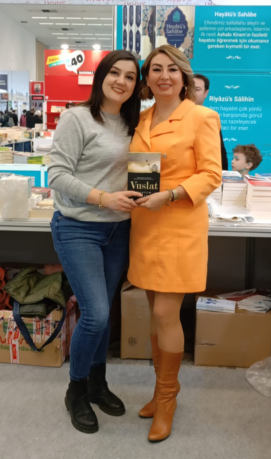 19. Ankara Kitap Fuarı Yazarlarımız Meryem Akın ve Ebru Boranlıoğlu Tekin'in İmza Günü