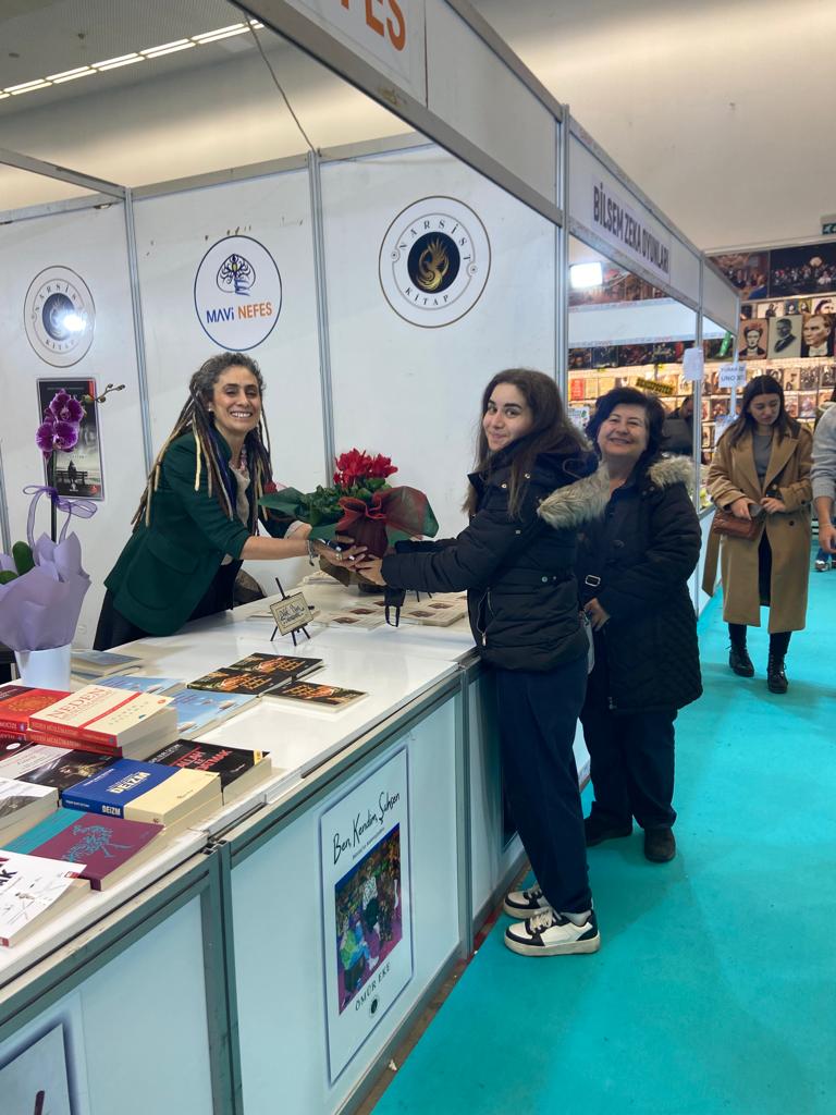 19. Ankara Kitap Fuarı Yazarlarımız Dilek Tuna Memişoğlu ve Hüseyin Uyar'ın İmza Günü