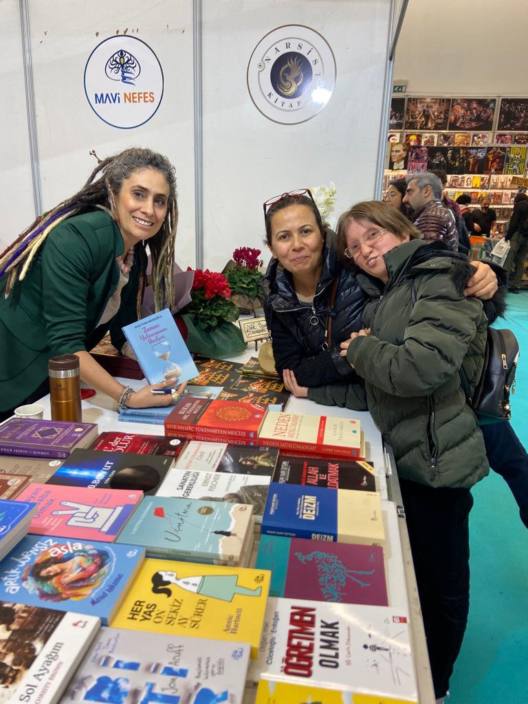 19. Ankara Kitap Fuarı Yazarlarımız Dilek Tuna Memişoğlu ve Hüseyin Uyar'ın İmza Günü
