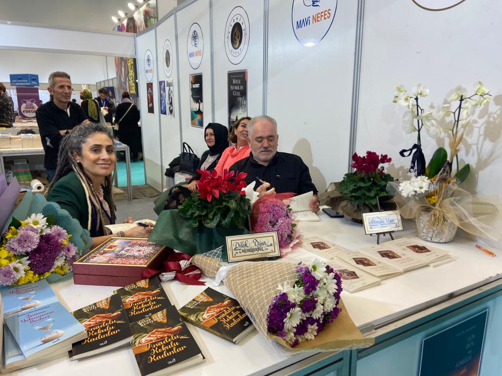 19. Ankara Kitap Fuarı Yazarlarımız Dilek Tuna Memişoğlu ve Hüseyin Uyar'ın İmza Günü