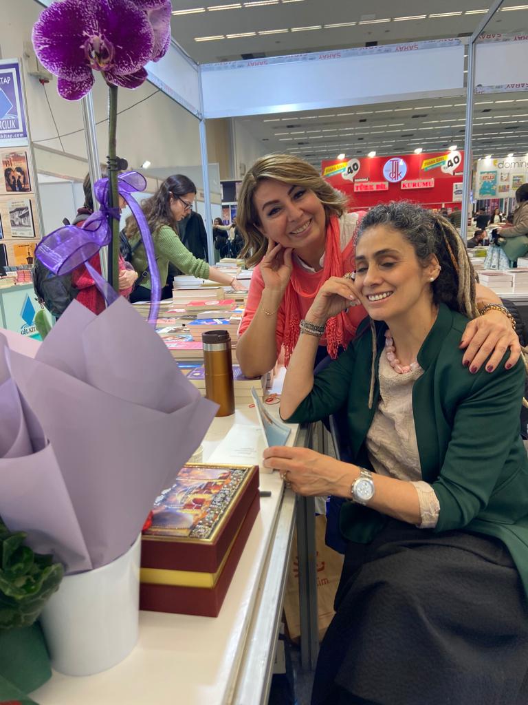 19. Ankara Kitap Fuarı Yazarlarımız Dilek Tuna Memişoğlu ve Hüseyin Uyar'ın İmza Günü