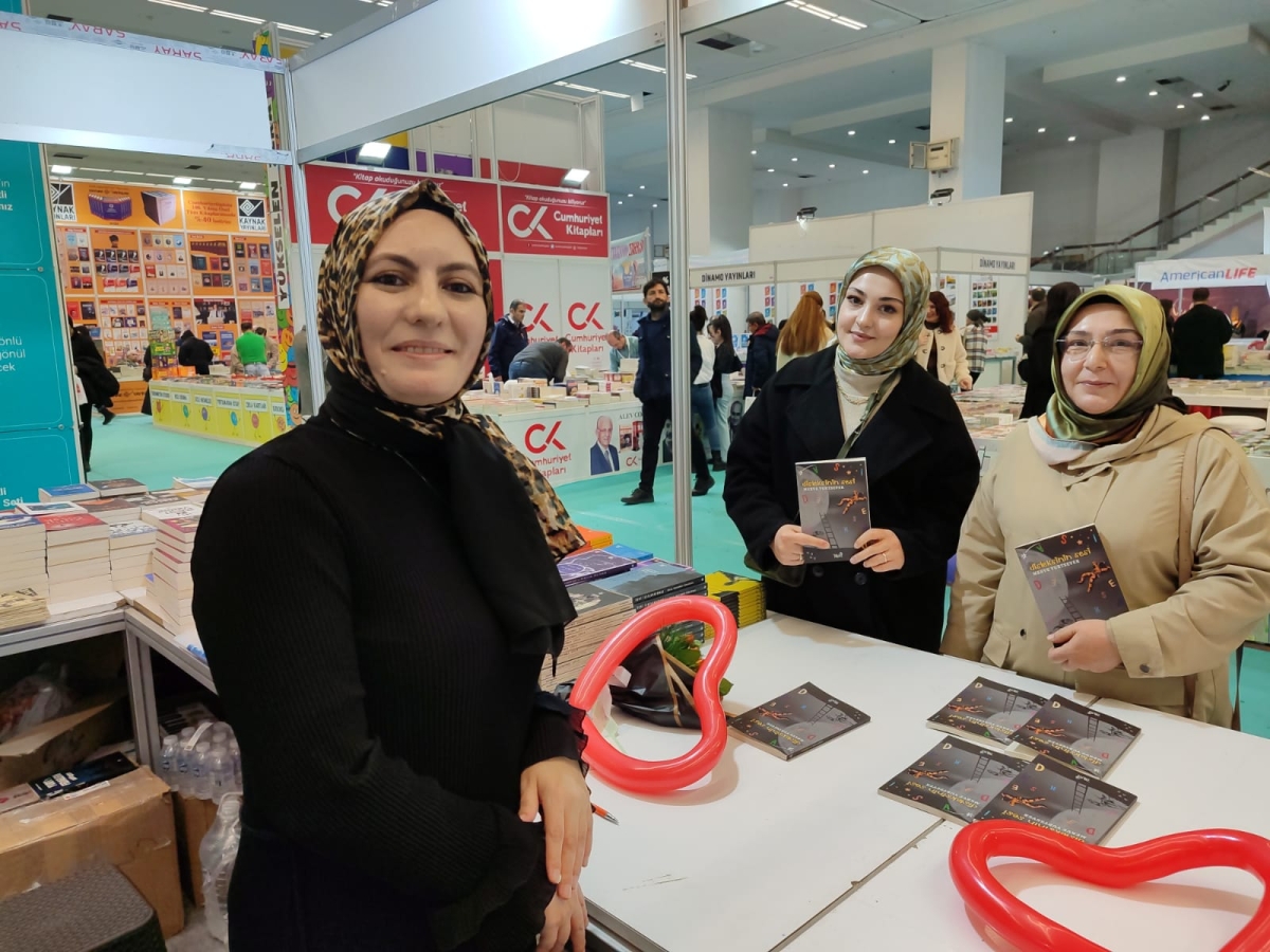 19. Ankara Kitap Fuarı Yazarlarımız Merve Yurtsever ve Muhammet Erdevir'in İmza Günü