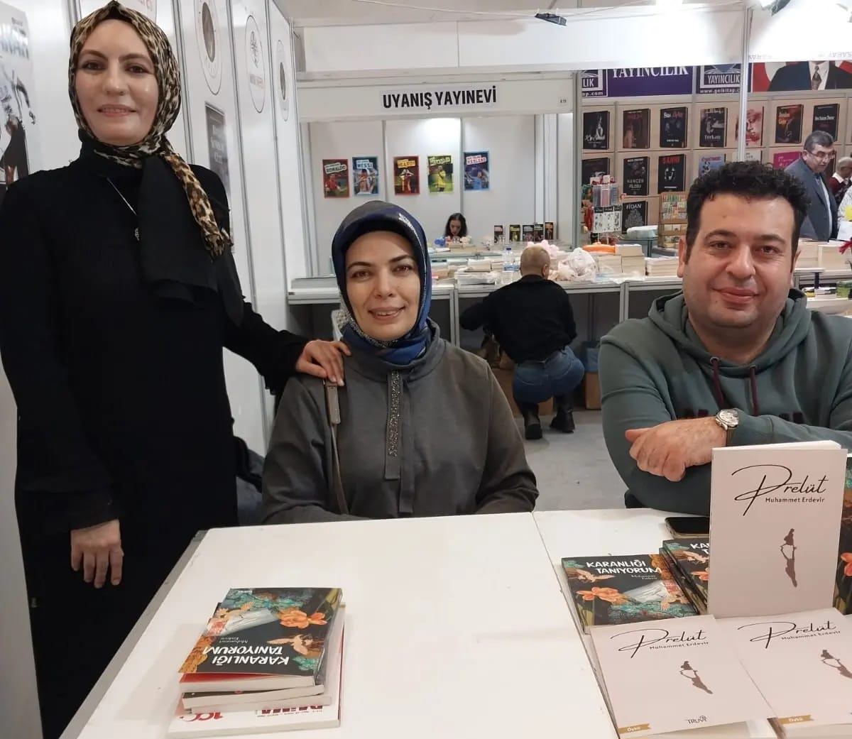 19. Ankara Kitap Fuarı Yazarlarımız Merve Yurtsever ve Muhammet Erdevir'in İmza Günü
