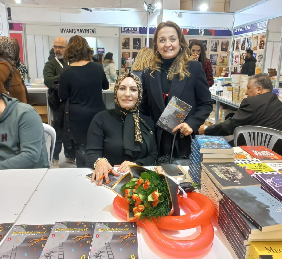 19. Ankara Kitap Fuarı Yazarlarımız Merve Yurtsever ve Muhammet Erdevir'in İmza Günü