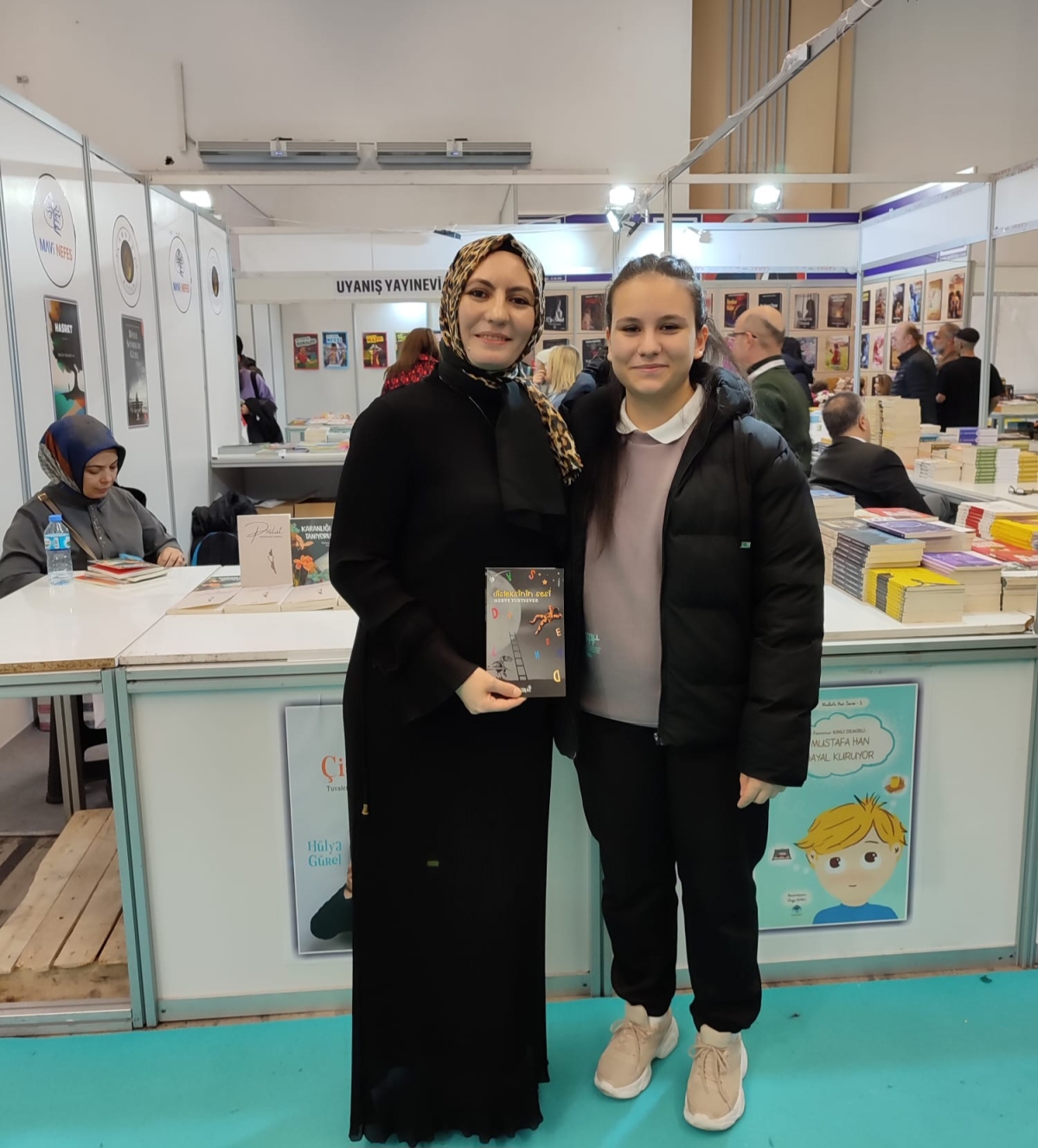 19. Ankara Kitap Fuarı Yazarlarımız Merve Yurtsever ve Muhammet Erdevir'in İmza Günü