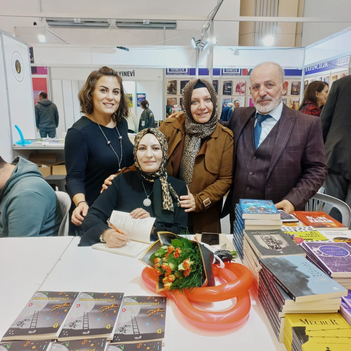 19. Ankara Kitap Fuarı Yazarlarımız Merve Yurtsever ve Muhammet Erdevir'in İmza Günü