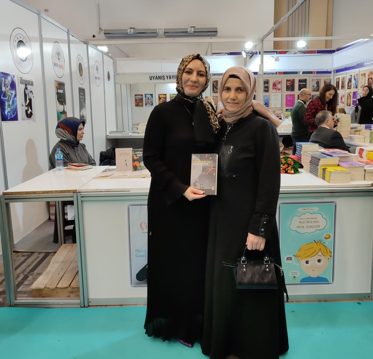 19. Ankara Kitap Fuarı Yazarlarımız Merve Yurtsever ve Muhammet Erdevir'in İmza Günü