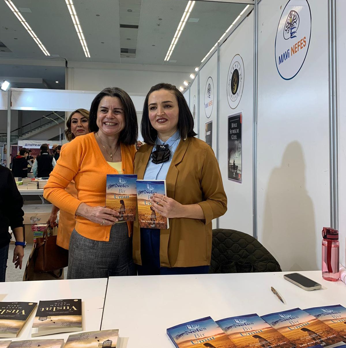 19. Ankara Kitap Fuarı Yazarlarımız Meryem Akın ve Ebru Boranlıoğlu Tekin'in İmza Günü