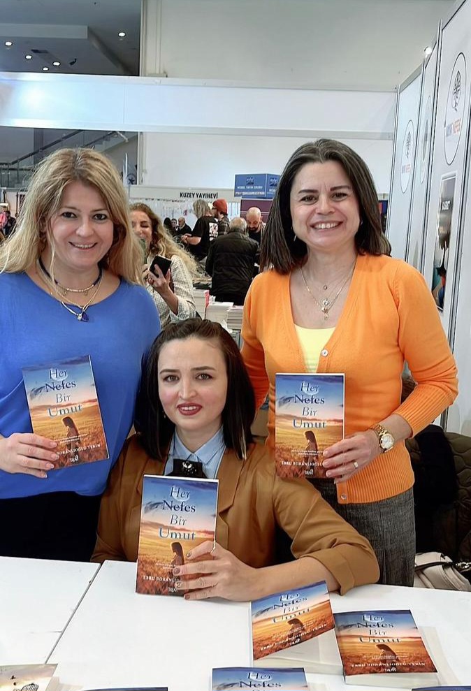 19. Ankara Kitap Fuarı Yazarlarımız Meryem Akın ve Ebru Boranlıoğlu Tekin'in İmza Günü