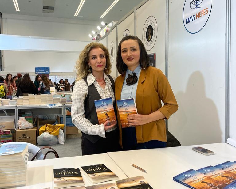 19. Ankara Kitap Fuarı Yazarlarımız Meryem Akın ve Ebru Boranlıoğlu Tekin'in İmza Günü