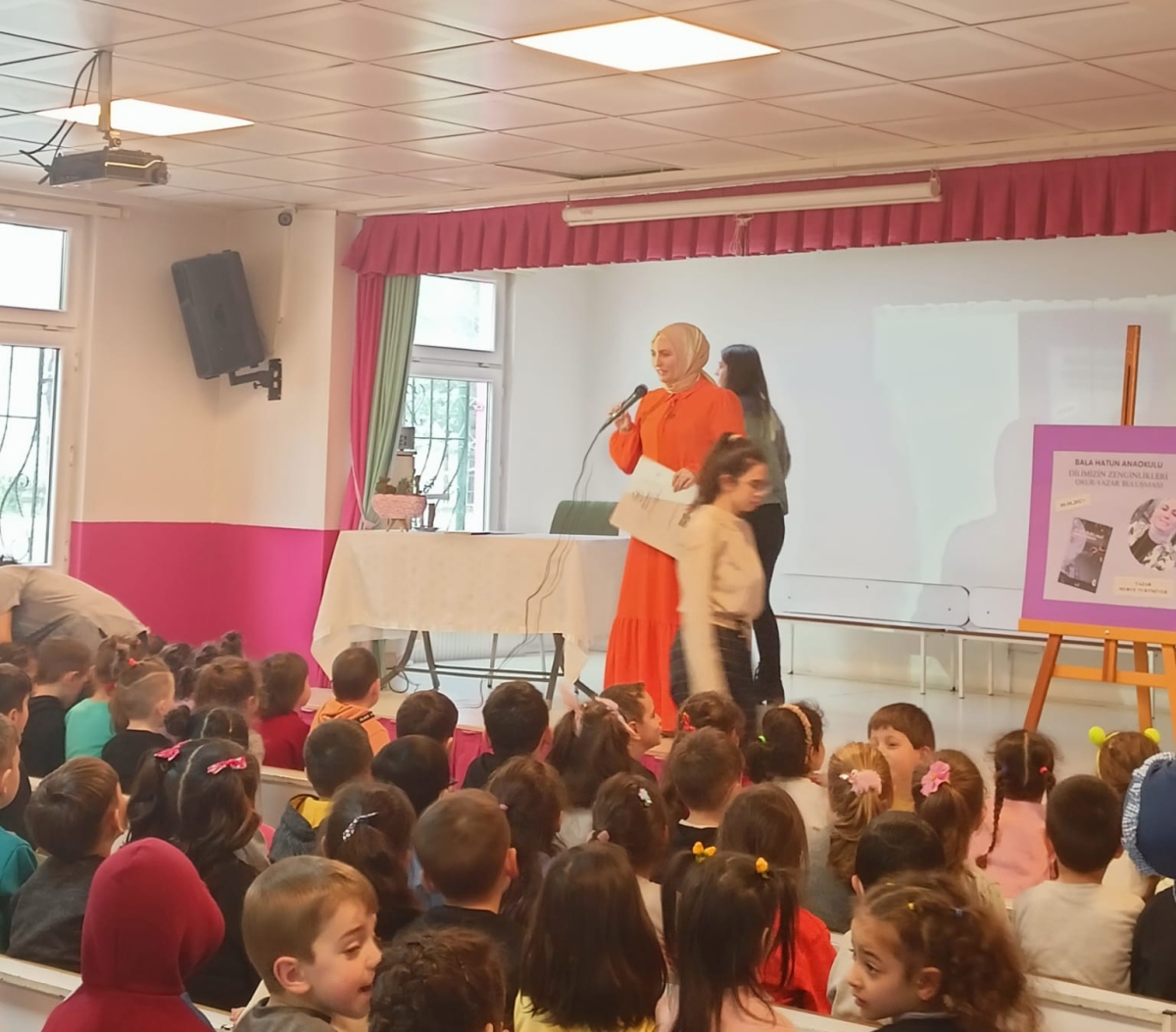 Truva Yayınları ve Truva Edebiyat Dergisi Yazarımız Merve Yurtsever, Bursa / Bala Hatun Anaokulundaydı