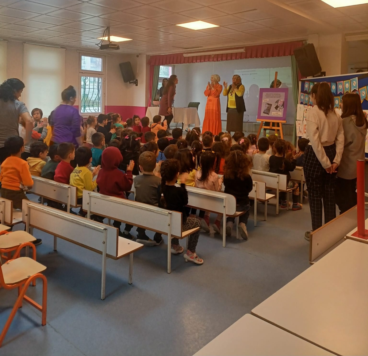 Truva Yayınları ve Truva Edebiyat Dergisi Yazarımız Merve Yurtsever, Bursa / Bala Hatun Anaokulundaydı