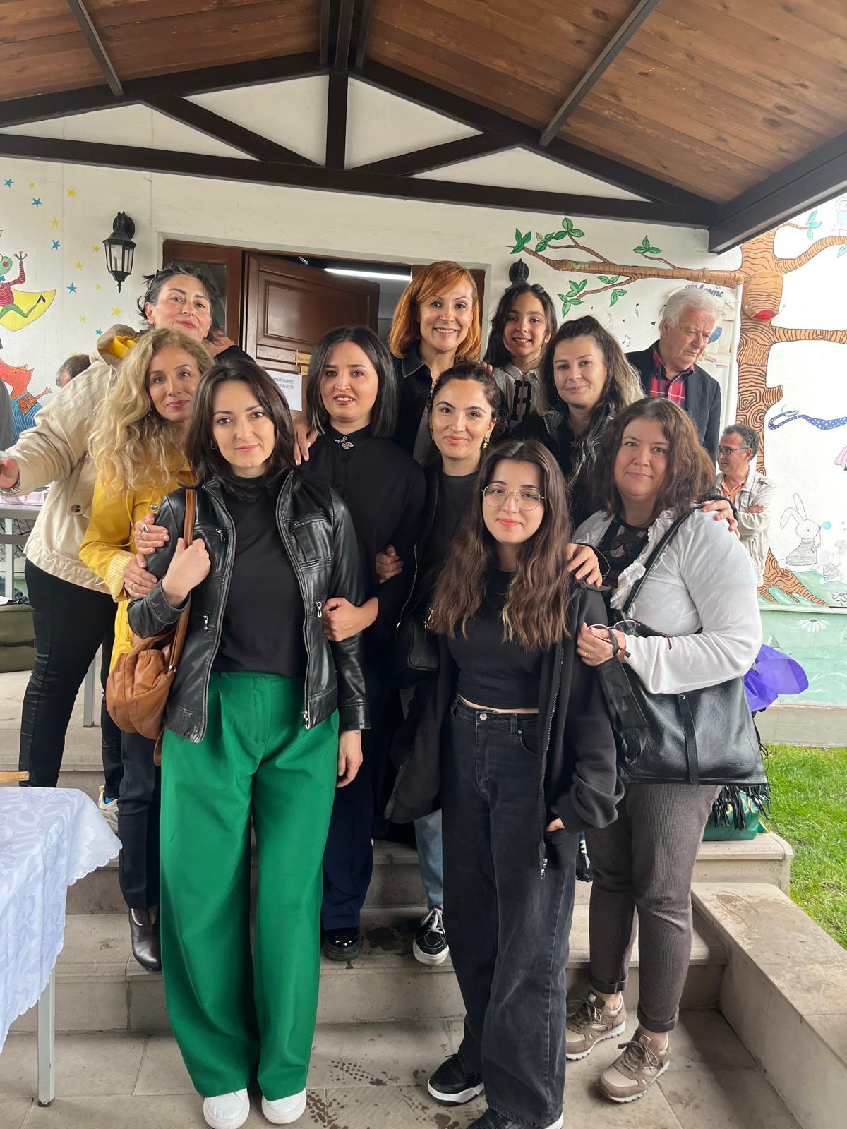 Truva Yayınları yazarı Ebru Boranlıoğlu Tekin, Ankara 2. Edebiyat Günleri'nde kitabını imzaladı