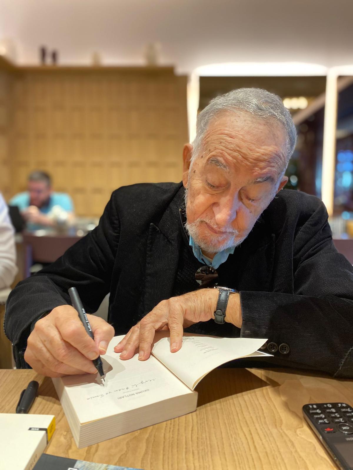Truva Edebiyat Dergisi Yöneticilerimiz Edebiyat Dünyamızın Ünlü İsmi Hilmi Yavuz İle