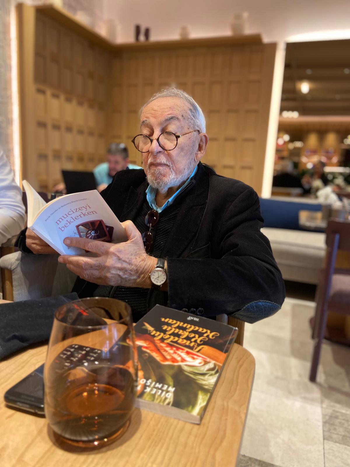Truva Edebiyat Dergisi Yöneticilerimiz Edebiyat Dünyamızın Ünlü İsmi Hilmi Yavuz İle