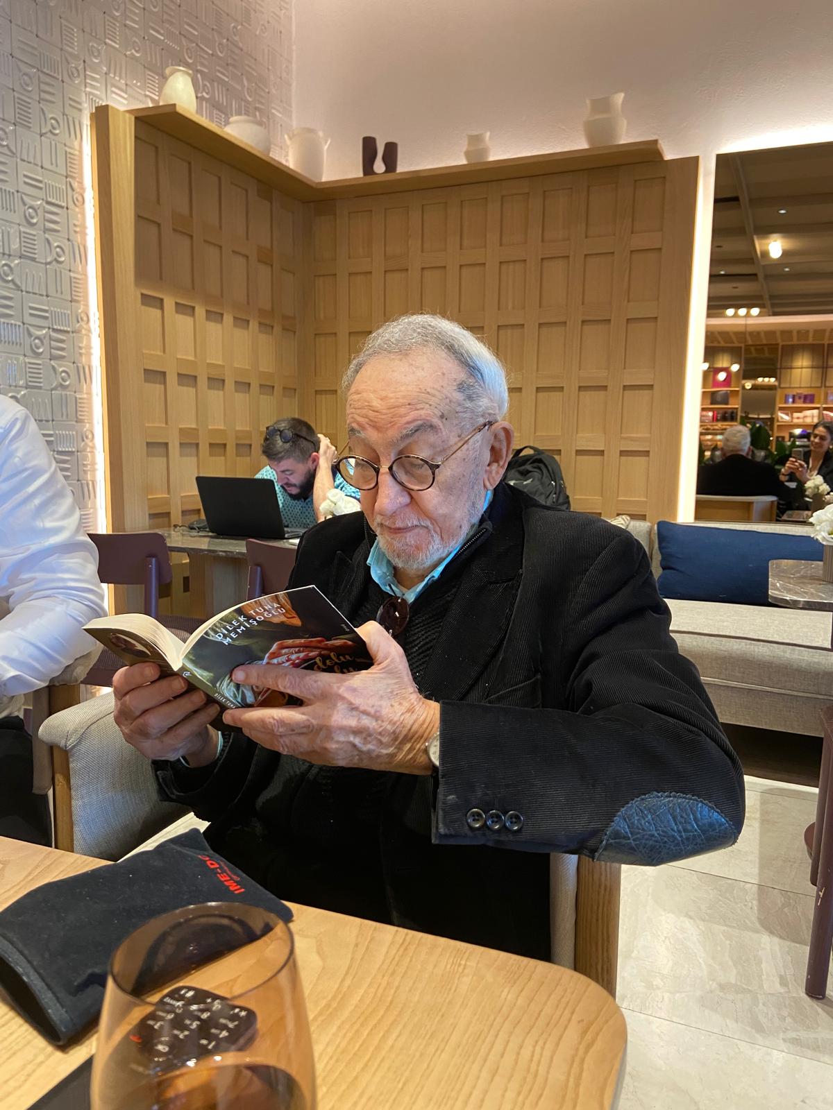 Truva Edebiyat Dergisi Yöneticilerimiz Edebiyat Dünyamızın Ünlü İsmi Hilmi Yavuz İle