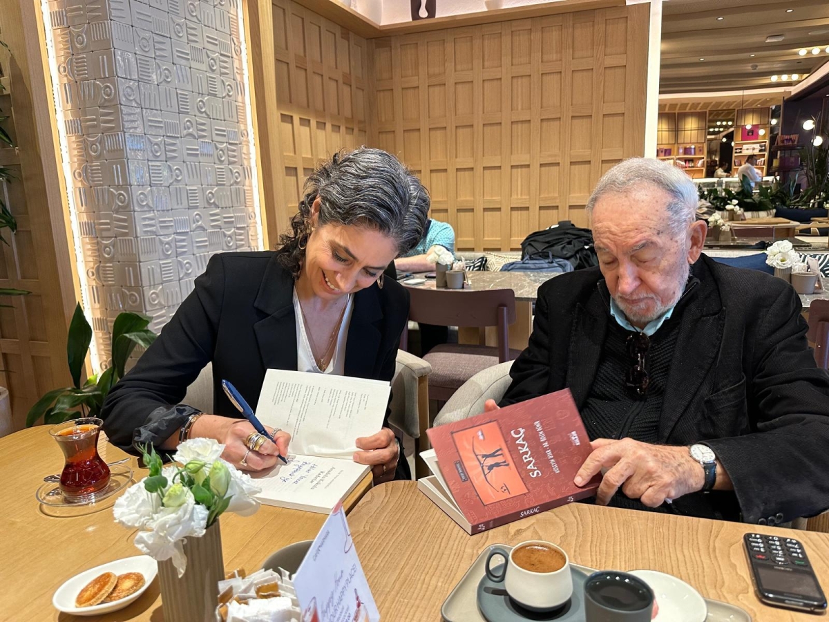 Truva Edebiyat Dergisi Yöneticilerimiz Edebiyat Dünyamızın Ünlü İsmi Hilmi Yavuz İle