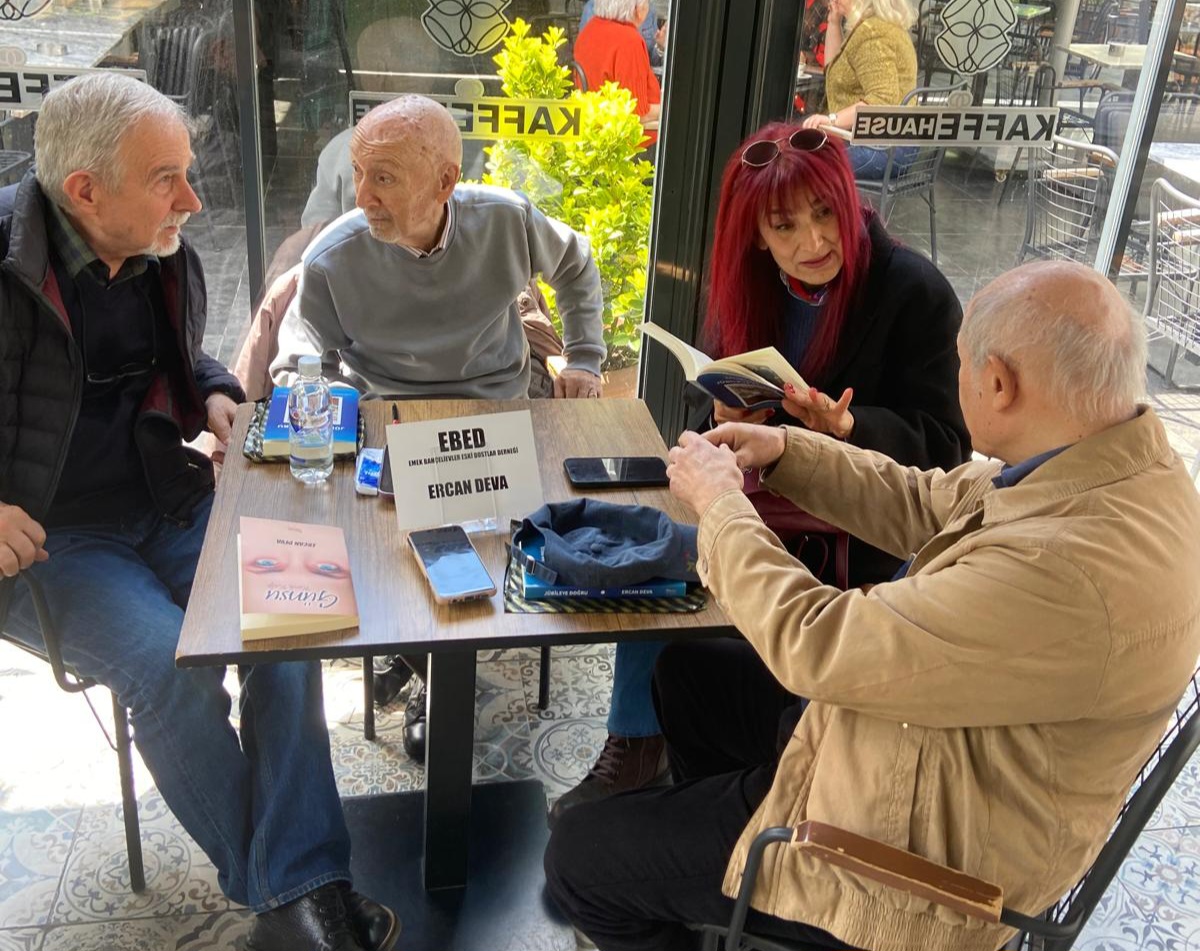 Truva Yayınları ve Truva Edebiyat Dergisi Yazarımız Layıkhan Özder'den Ankara'da Anlamlı İmza Günü