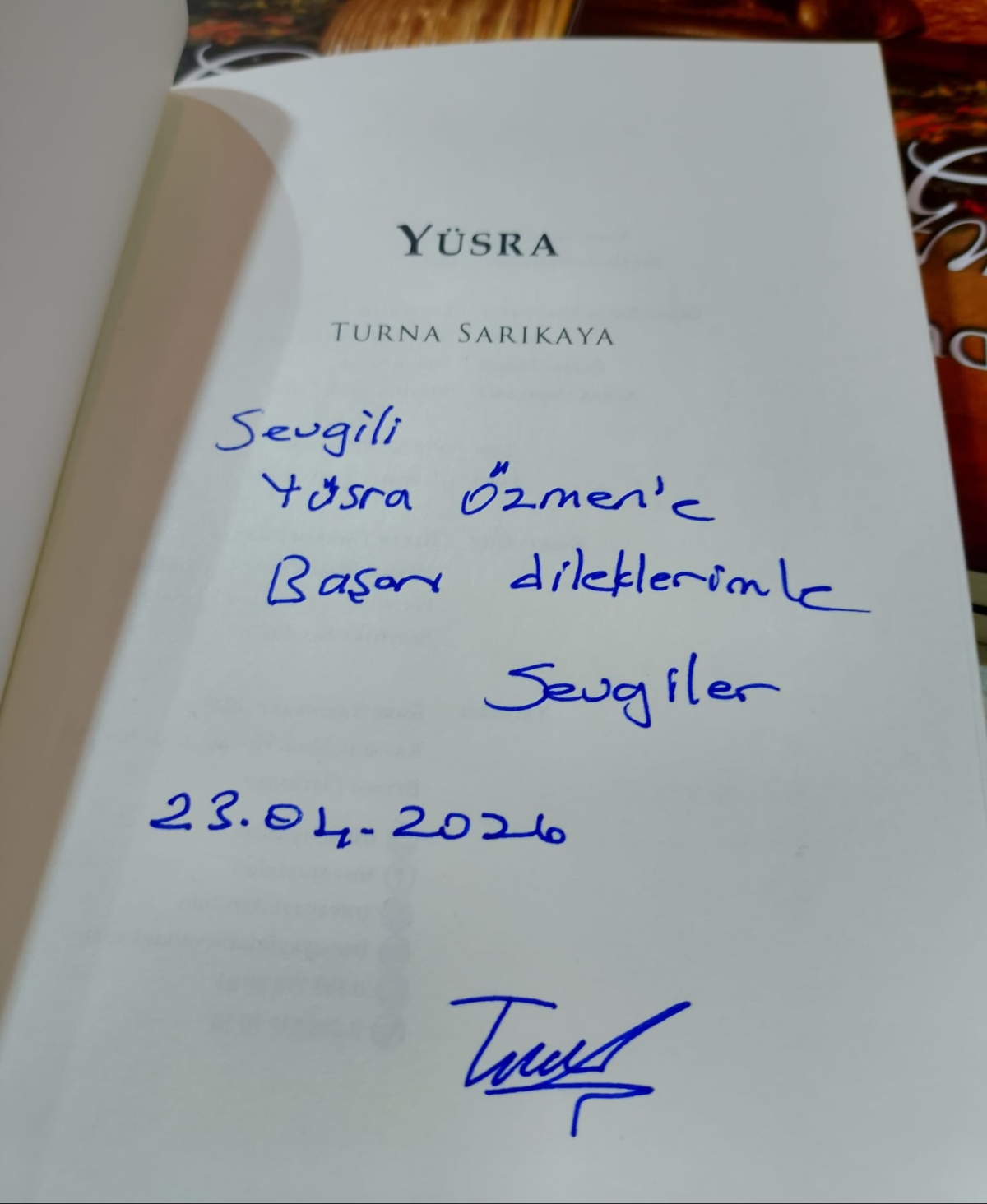 Truva Yayın Grubu Yazarı Şair / Yazar Turna Sarıkaya 8. Kayseri Kitap Fuarı'nda kitabını imzaladı