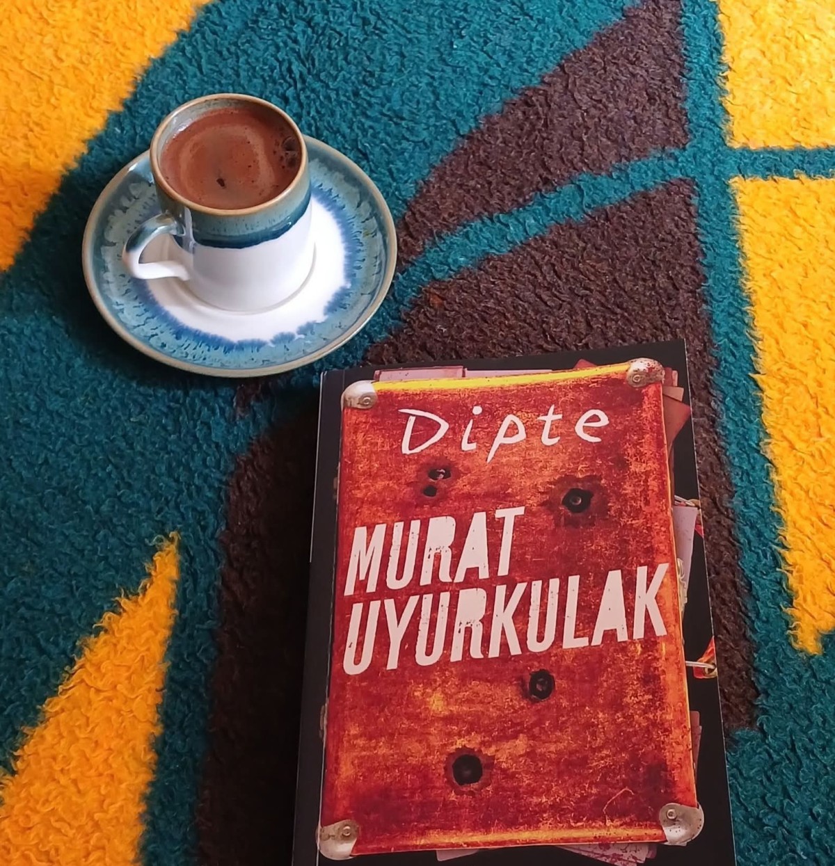 Bir Kitap: Dipte - Murat Uyurkulak / Alican Ger